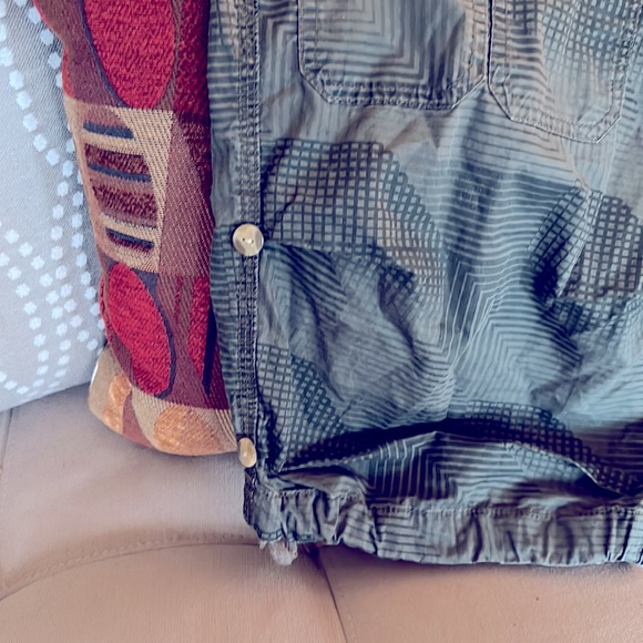 Pair of Sean John cargo shorts in great condition. Only worn once. 100% soft - Picture 2 of 3